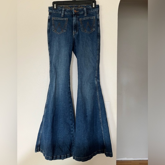 Wrangler Retro High Rise Flare - Picture 5 of 5